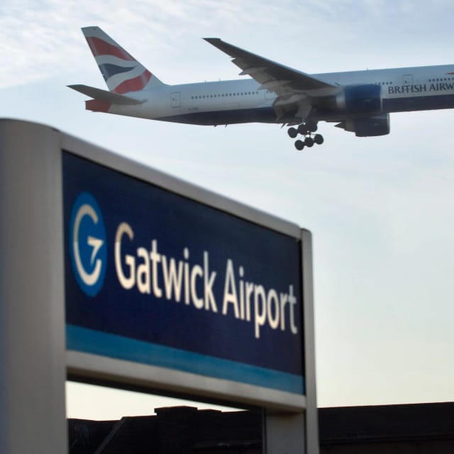 Transfer to  Gatwick